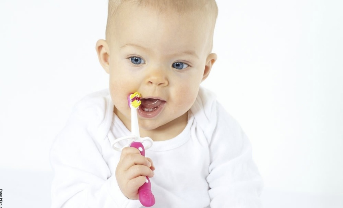 Cómo lavar la boca de un bebé, ¡tips que te sacarán de apuros!