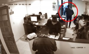 Empleadas denuncian al jefe por su agresividad