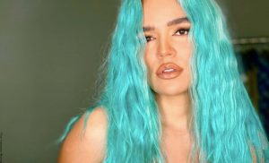 Karol G llevaría 5 meses de relación con otro famoso confirmó persona cercana