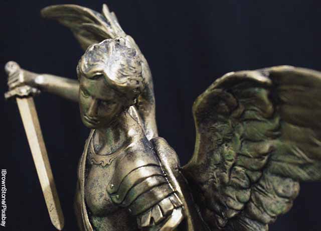 Foto de estatua del arcángel Miguel