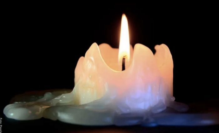 Foto significado de velas al quemarse