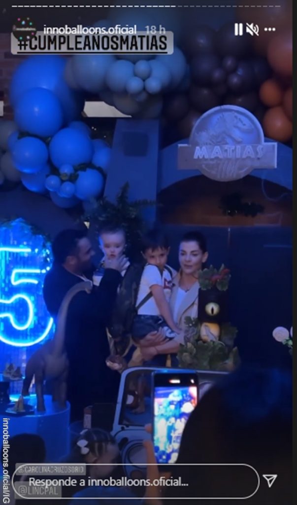 Carolina Cruz y Lincoln Palomeque junto en la celebración de su hijo Matías