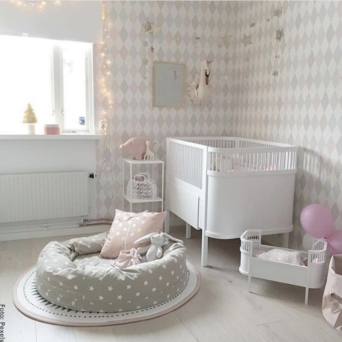 Foto paredes cuarto del bebé