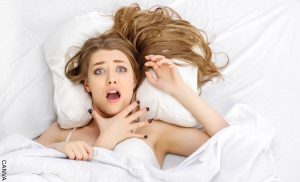 ¿Qué es la parálisis del sueño? Puede ser una experiencia terrible