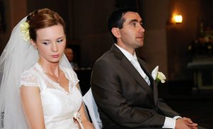 Joven se opuso a matrimonio de su ex y la novia se fue con él
