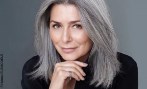 Mechas blancas para disimular canas, ¡será tu mejor estilo!
