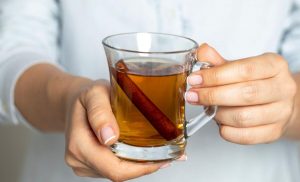 ¿Para qué sirve el té de canela en la menstruación?