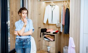 Prendas infaltables en el clóset de una mujer