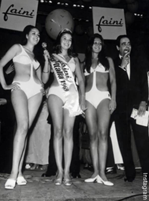 Foto de reinas de belleza de los años 60 en vestido de baño
