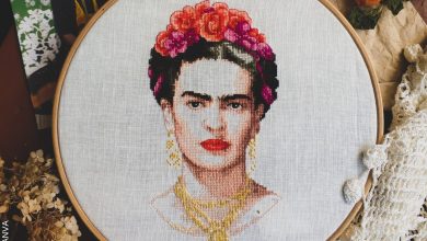 Foto de una ilustración en tela de Frida Khalo