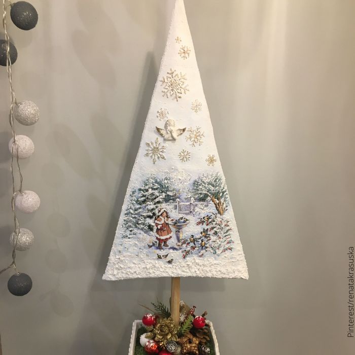Foto de árbol de Navidad hecho con icopor