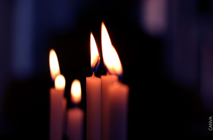 Foto de varias velas prendidas