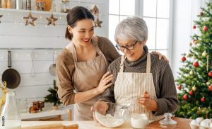 Abuela les cobra a sus familiares por la cena navideña; ¡qué tal eso!