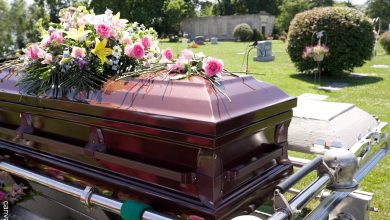 Empresa ofrece funerales en vida como parte de una terapia