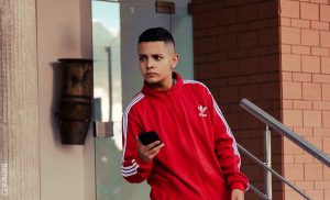 Influencer colombiano pagó un IPhone 14 con monedas, ¡qué tal eso!