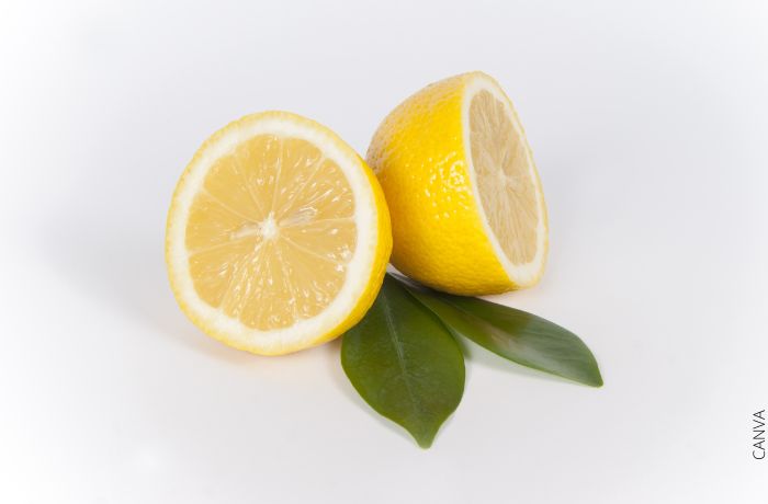 Foto de un limón partido por la mitad