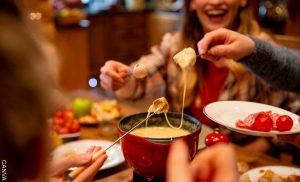 ¿Cómo preparar fondue de queso? Ideal para tus reuniones