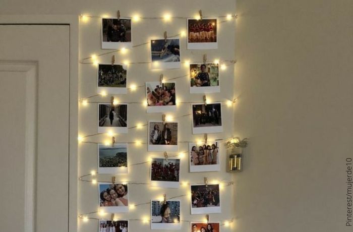 Foto de un collage de fotos en la pared
