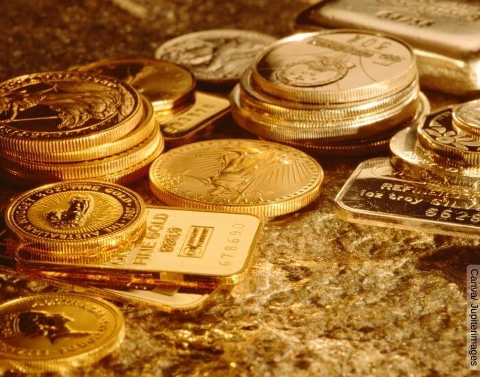 Foto de muchas monedas de oro para representar lo que significa soñar con monedas