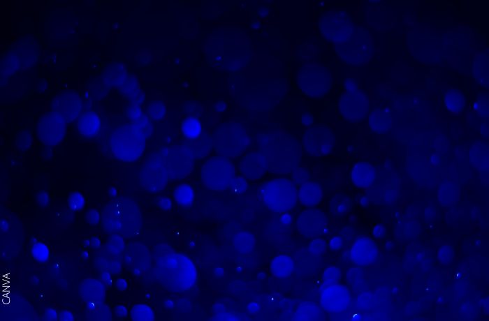 Foto de burbujas color azul rey