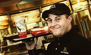 Hombre se ganó la lotería y siguió trabajando en McDonald's. ¡De no creer!