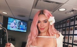 Karol G envió sentido mensaje de superación personal y le llueven flores