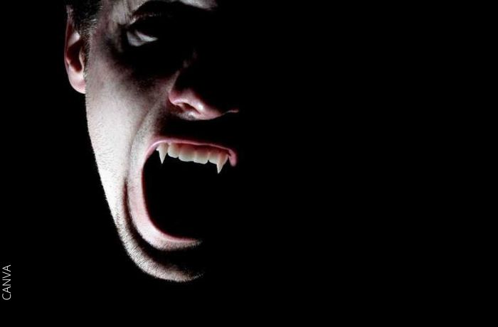 Foto del rostro de una persona simulando un vampiro