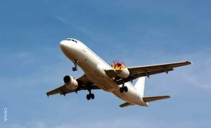 Turbina de un avión explotó en pleno vuelo y quedó en video