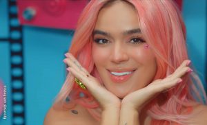Karol G y La Barbie juntas en el nuevo video de Watati