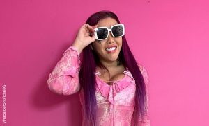 En limusina rosada: Así apareció Yina Calderón en el estreno de 'Barbie'
