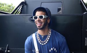 Anuel habló de una fan presa que tenía una frase suya tatuada