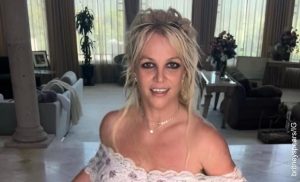 Turbio baile de Britney Spears con cuchillos preocupó a sus seguidores