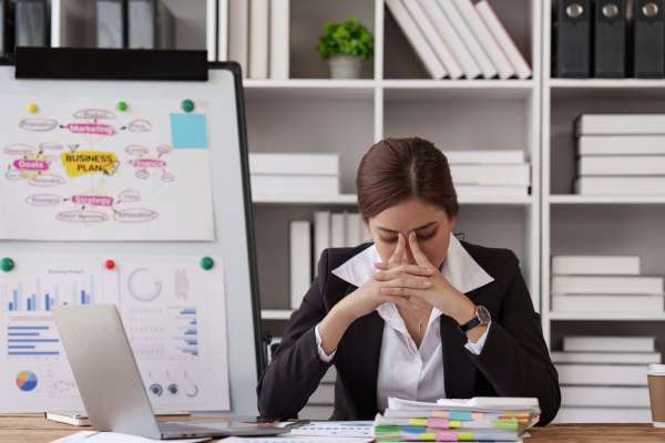 10 ejercicios de respiración para reducir el estrés laboral