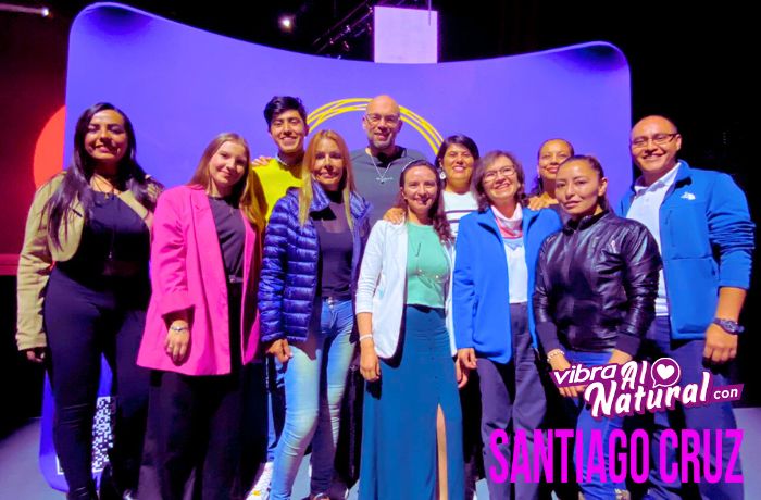 Foto de Santiago Cruz con sus fans