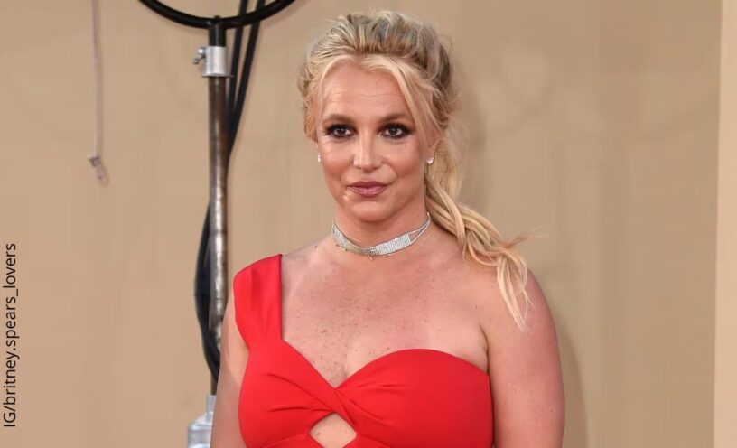 Britney Spears sin ropa en redes sociales