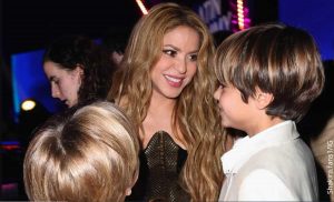 Colegio hijos de Shakira serían expulsados de Miami