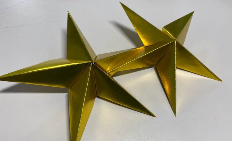 Cómo hacer estrellas de navidad de papel