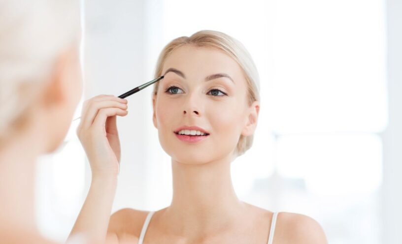 Aprende cómo maquillar las cejas para lucir divina