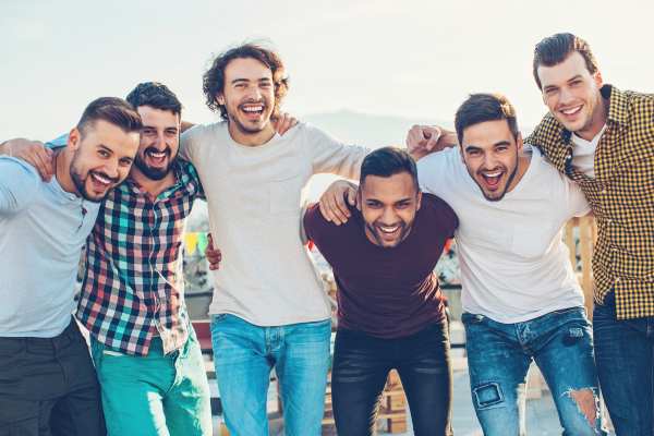 Hombres celebrando el día del hombre