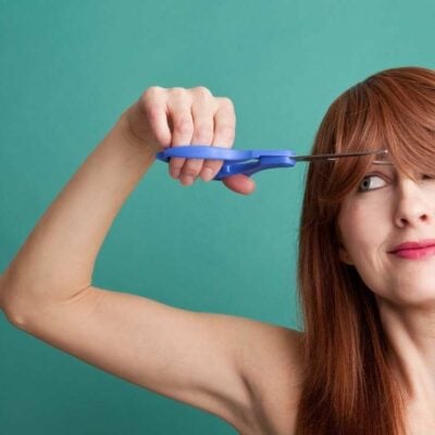 ¿Es malo cortarse el cabello con la menstruación?