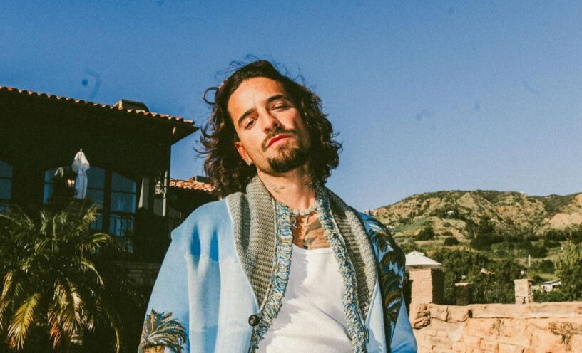 fotos de Maluma en toalla