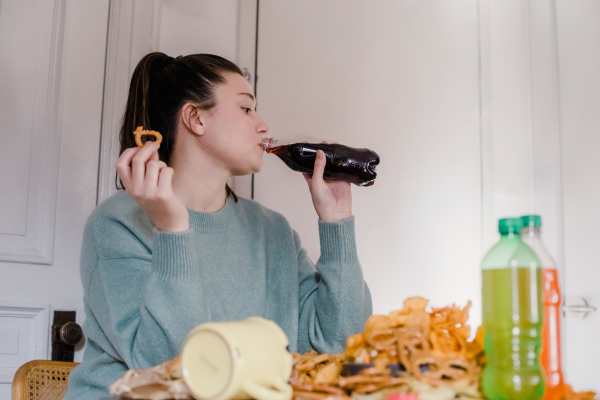 Hábitos alimenticios que dañan tu salud