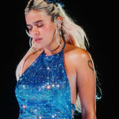 karol g cantando ranchera cancion el rey en mexico