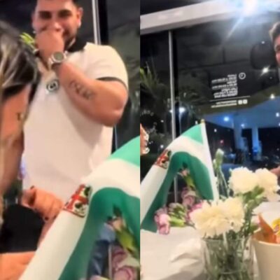 mujer pidió número a un mesero