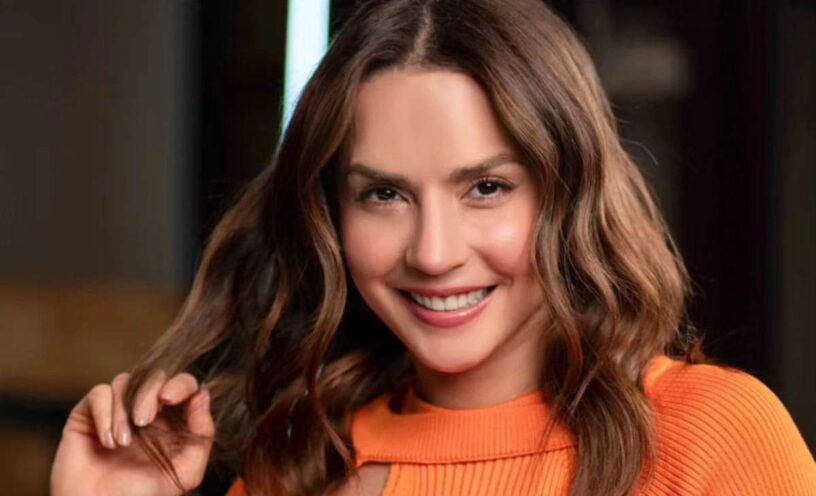 personaje de Carmen Villalobos en La huésped