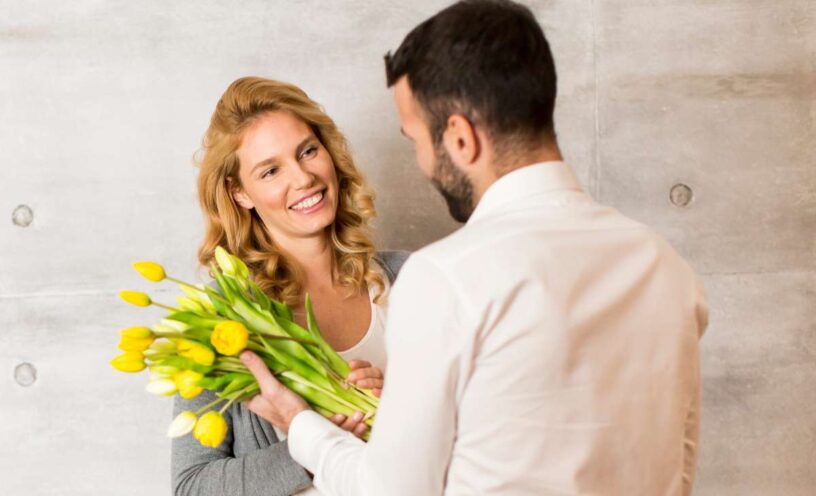 regalar flores amarillas en septiembre