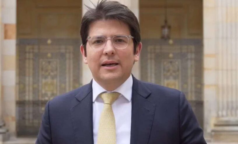¿Qué son la traqueostomía y gastrostomía, cirugías que le realizaron a Miguel Uribe?