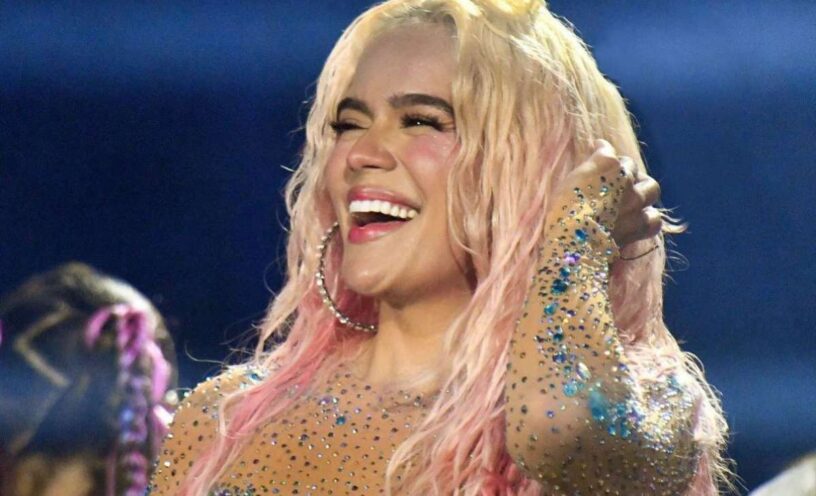 reacción de Karol G al ver sus figuras de cera en el museo Madame Tussauds de Nueva York