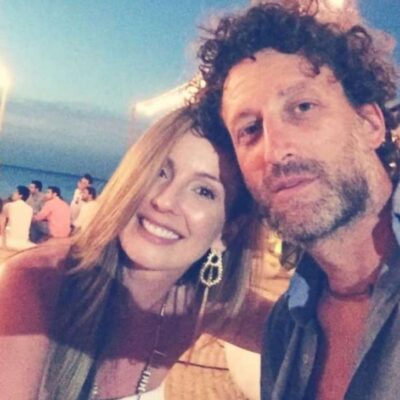 foto de Simón Brand con su novia