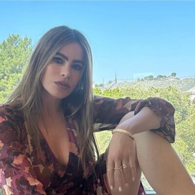 Sofía Vergara bailando y comiendo chicharrón